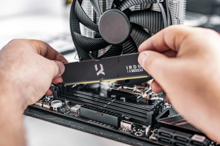 GOODRAM Pamięć DDR5 IRDM 16GB(1*16GB)/8000 CL36 czarna