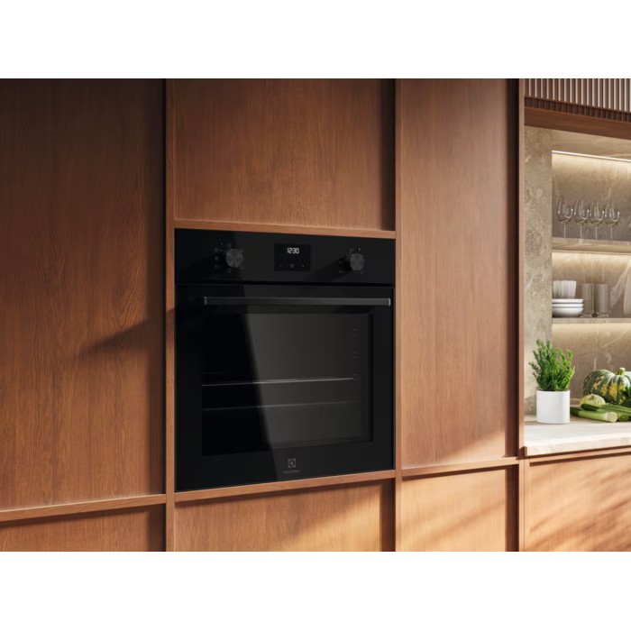 Electrolux Piekarnik SurroundCook LOF3H10K