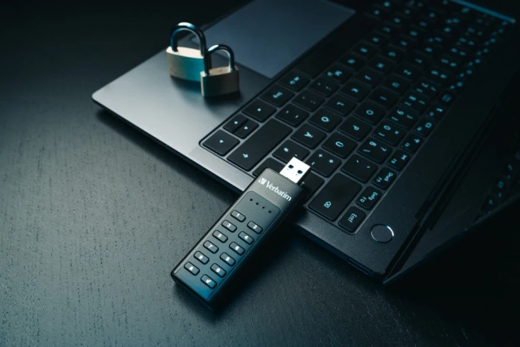 Verbatim Pendrive 64GB Keypad Secure Szyfrowanie AES 256 Bit, klawiatura