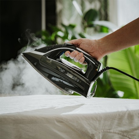 Adler Żelazko parowe z pompą wody LCD 3000W   AD 5054