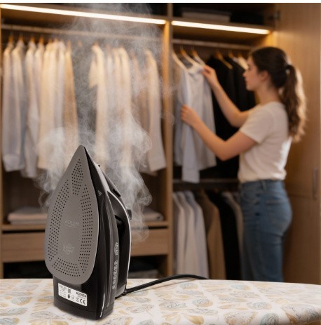Adler Żelazko parowe z pompą wody LCD 3000W   AD 5054